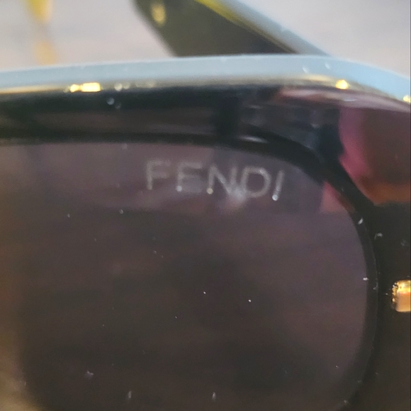Fendi Sunglasses - Picture 5 of 7